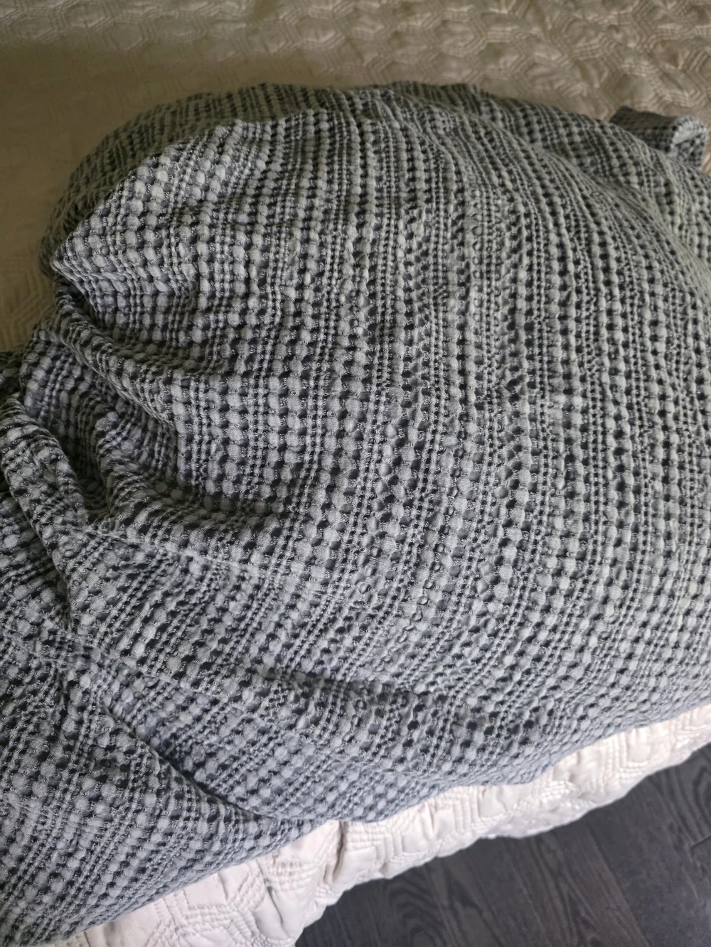 Pottery Barn Women's Waffle-Knit Cotton Gray Sheet.